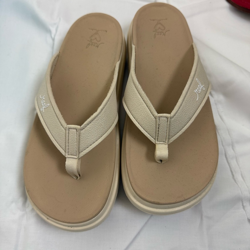 Reef Sierra Sandal Vintage/Oasis Beige PlatformFlip Flops Sz 9 Like New with Box